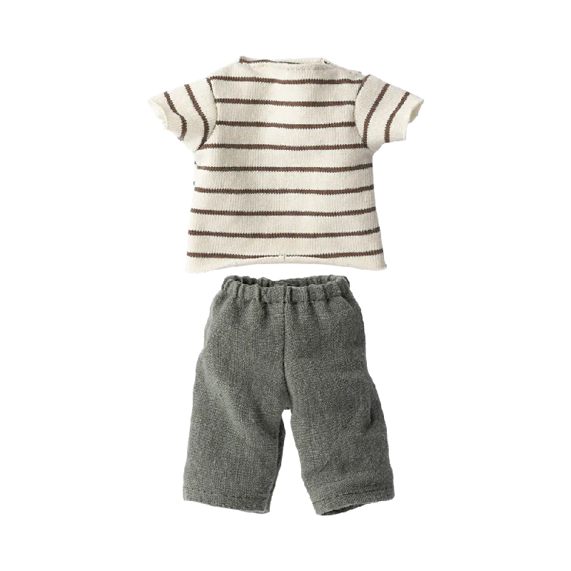 - Parrot climbing and standing wooden frame- Parrot climbing and standing wooden frameMaileg striped blouse and pants, size 2